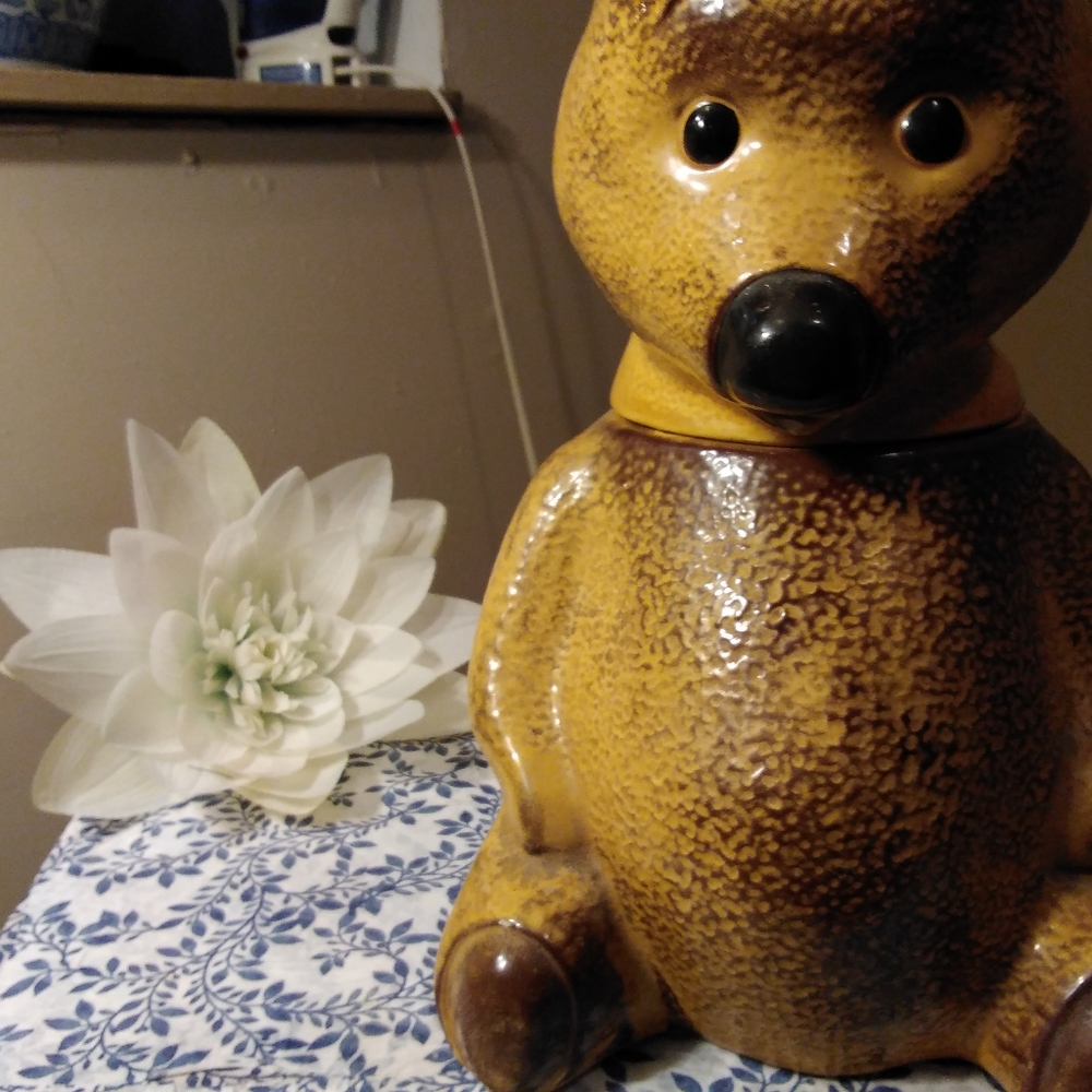 Vintage Pooh cookie jar